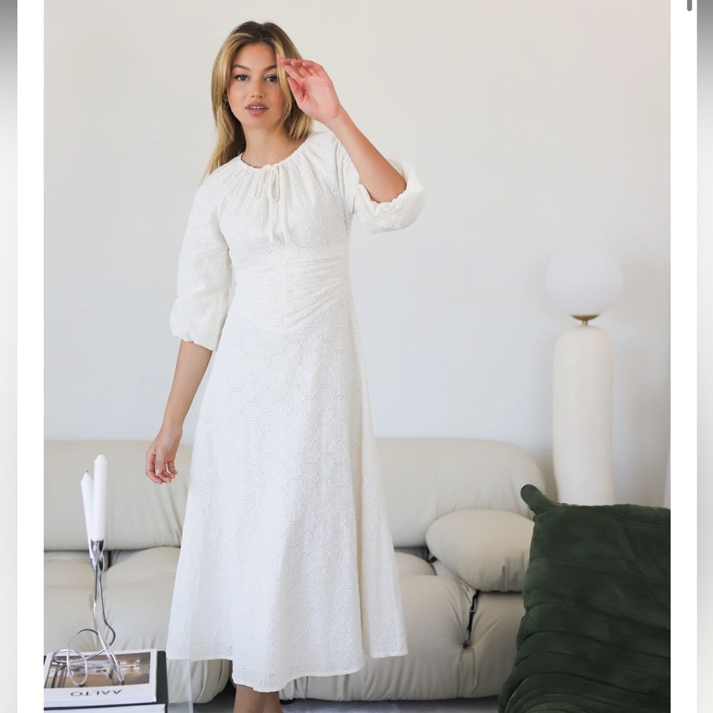 By Tess Everly White Midi dress
